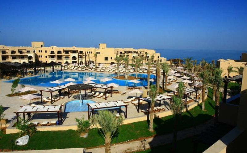 Miramar Al Aqah Beach Resort Εξωτερικό φωτογραφία The resort's main pool