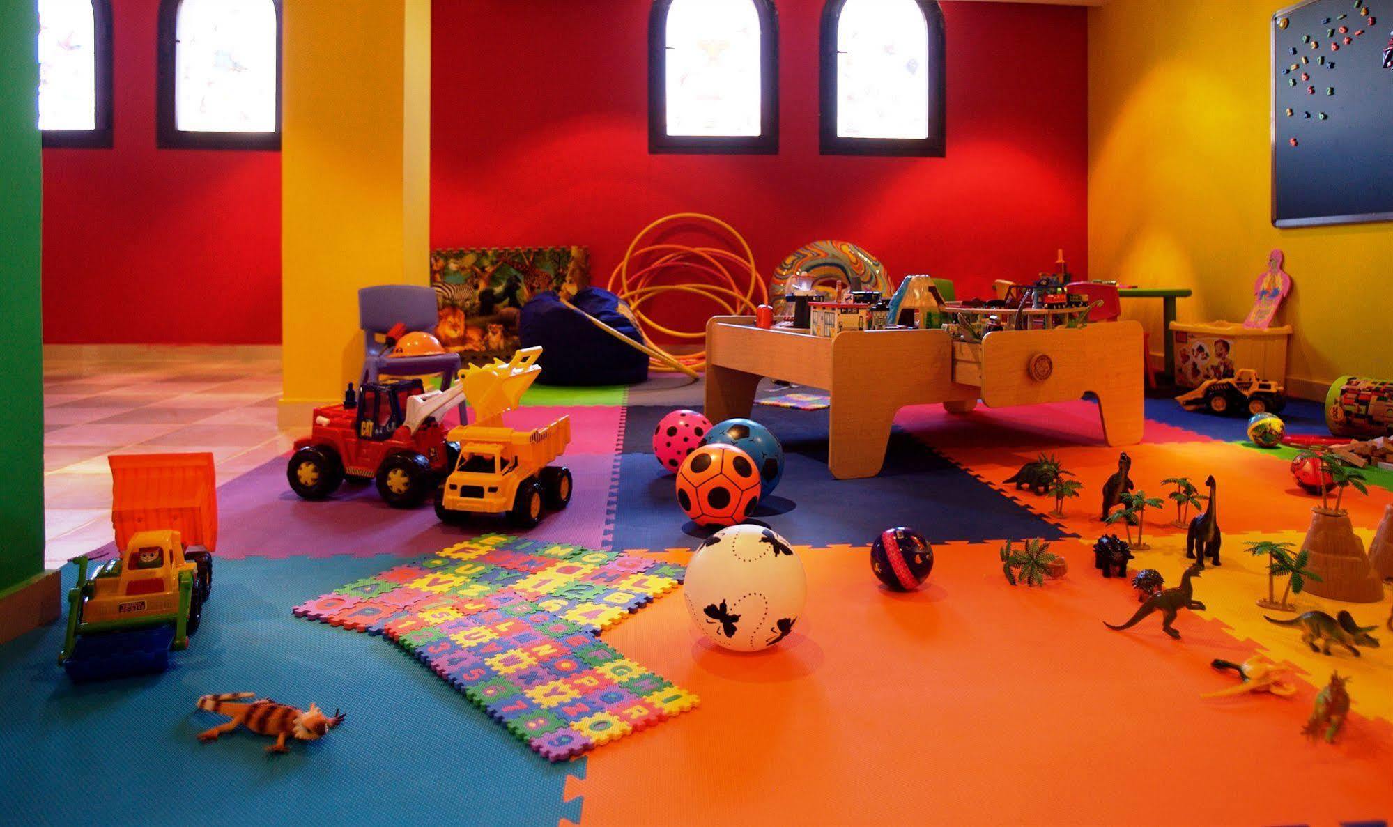 Miramar Al Aqah Beach Resort Εξωτερικό φωτογραφία A nursery