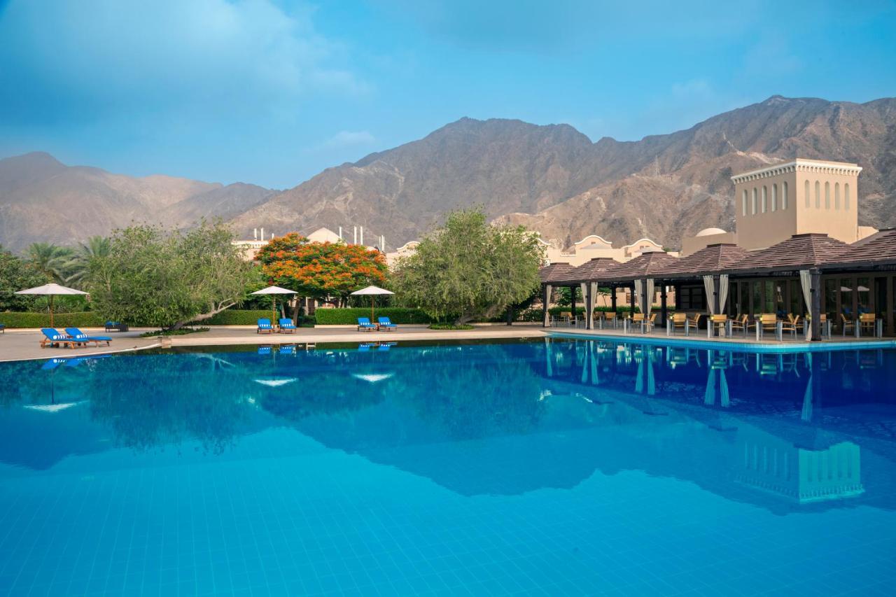 Miramar Al Aqah Beach Resort Εξωτερικό φωτογραφία The pool at the Ritz-Carlton, Ras Al Khaimah