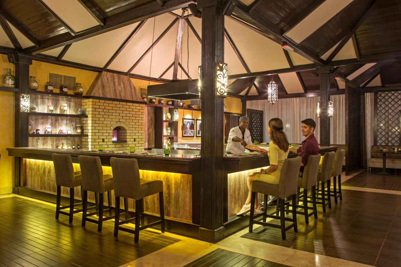 Miramar Al Aqah Beach Resort Εξωτερικό φωτογραφία The bar at the lobby